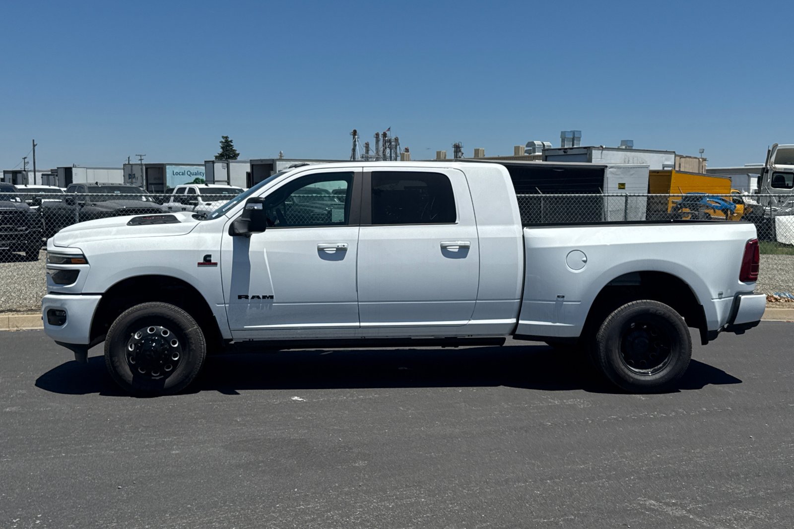 New 2026 RAM 3500 Laramie AWD/4WD image 6
