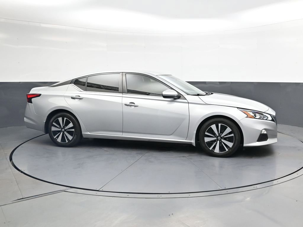 Used 2022 Nissan Altima 2.5 SV FWD image 3