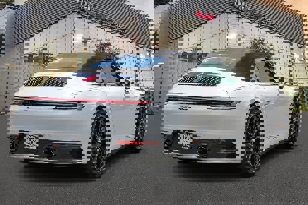 Used 2020 Porsche 911 Carrera image 4