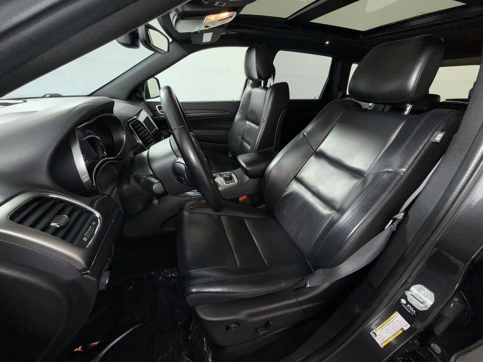 Used 2021 Jeep Grand Cherokee Limited w/ Luxury Group II AWD/4WD image 13