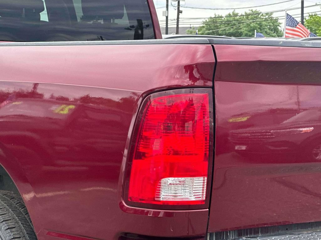Used 2018 RAM 1500 Express w/ Express Value Package AWD/4WD image 10