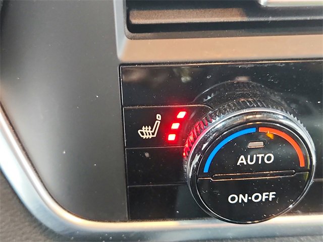 Used 2024 Nissan Rogue SV w/ SV Premium Package image 30