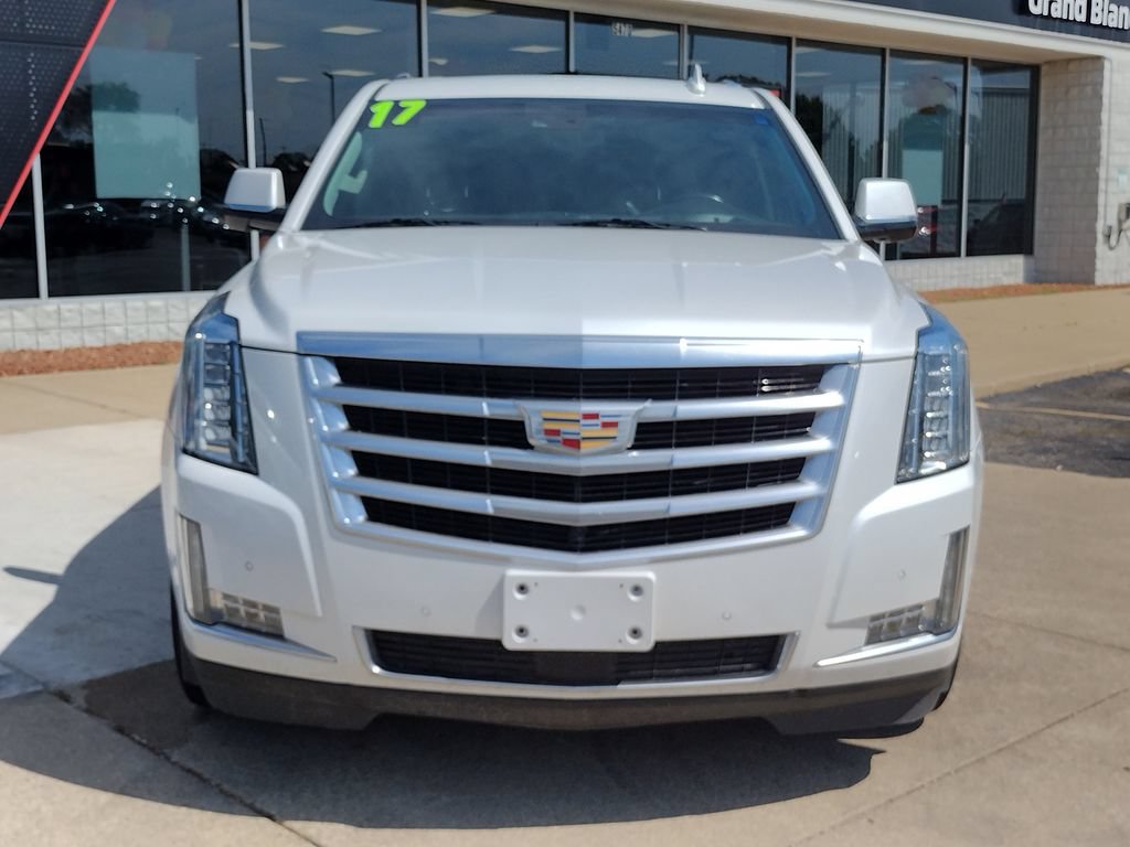 Used 2017 Cadillac Escalade ESV Premium Luxury AWD/4WD image 2