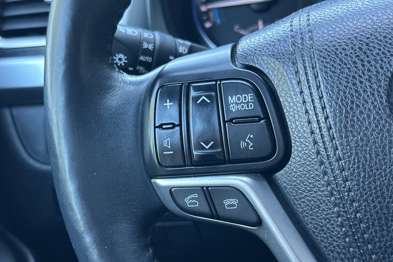 Used 2016 Toyota Highlander Limited Platinum image 32