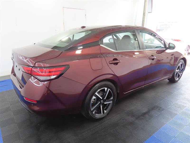 Used 2025 Nissan Sentra SV FWD image 14