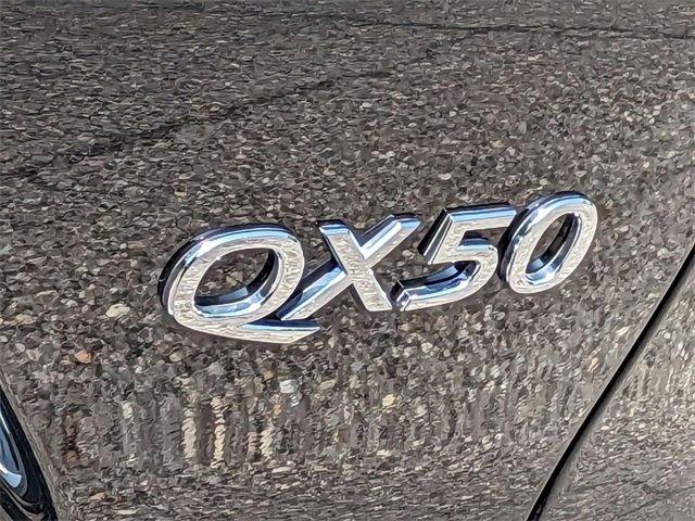 New 2025 INFINITI QX50 Luxe image 10