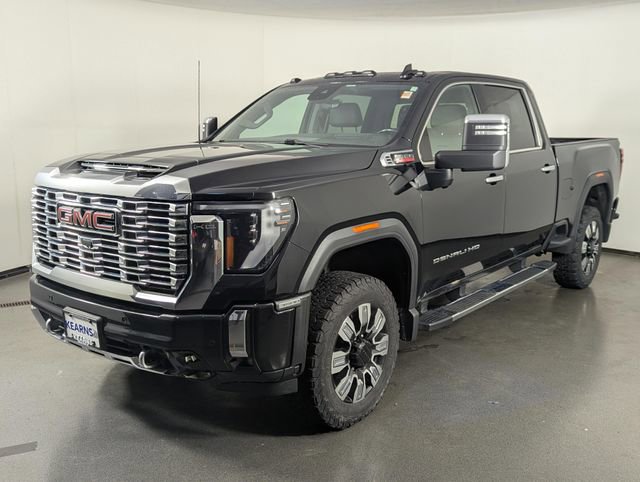 Used 2024 GMC Sierra 3500 Denali w/ Denali Reserve Package AWD/4WD image 4