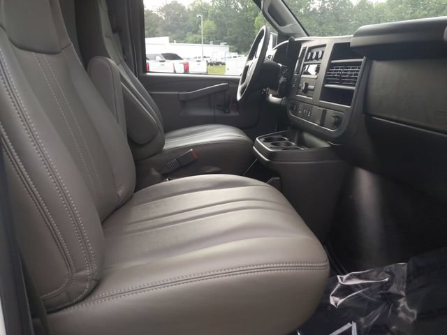 New 2025 GMC Savana 3500 w/ Power Convenience Package RWD image 40