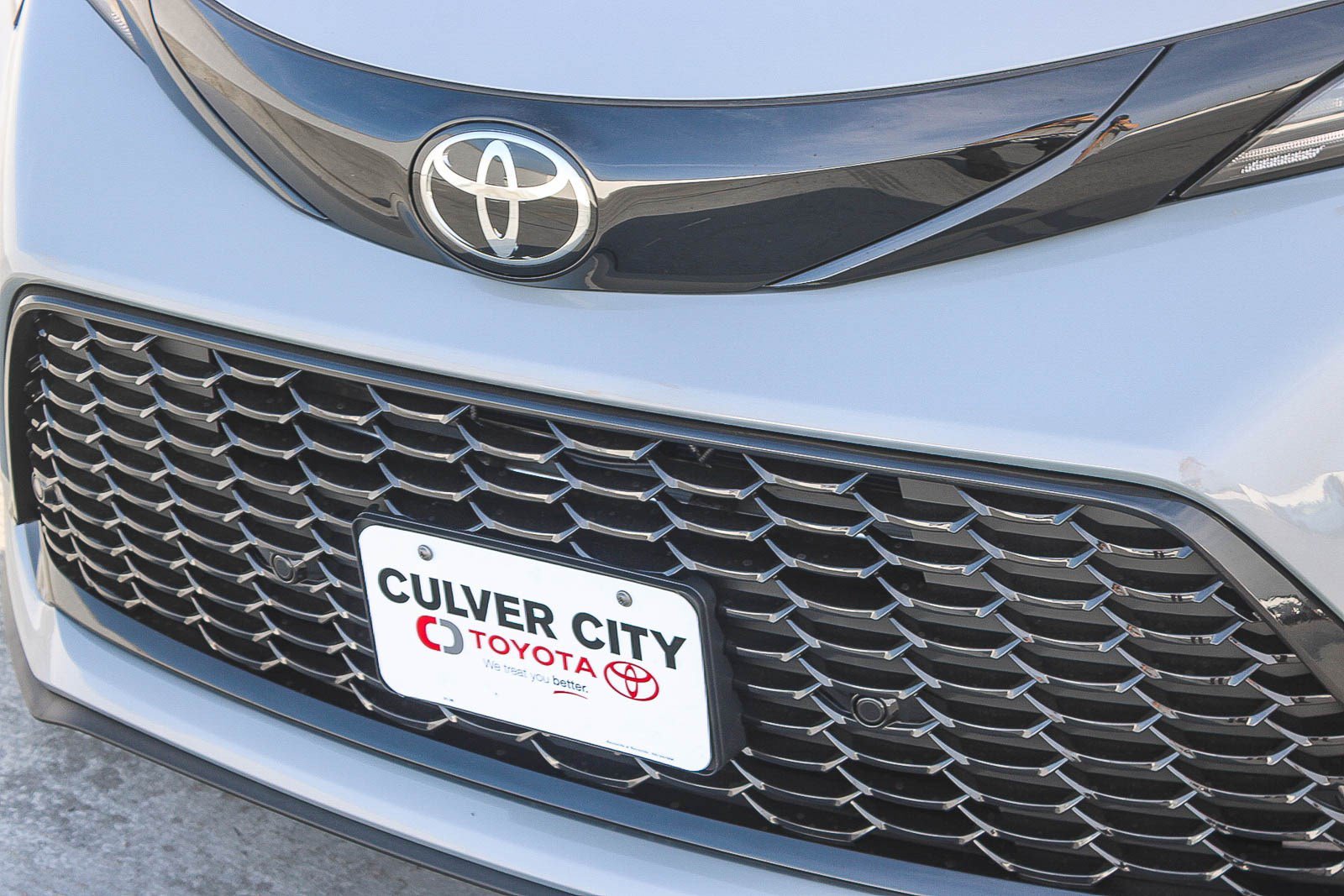 New 2026 Toyota Sienna XSE AWD/4WD image 6