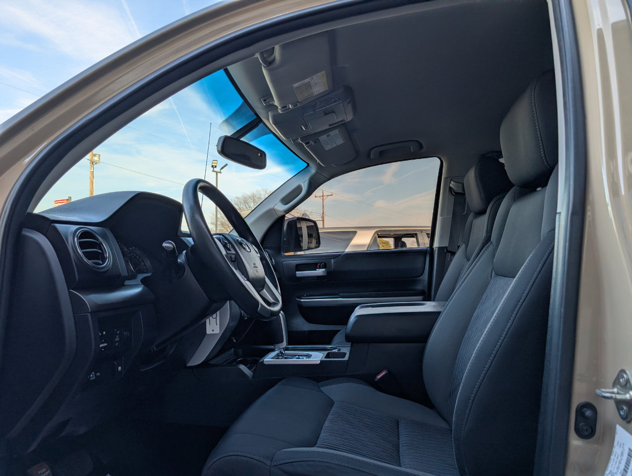 Used 2017 Toyota Tundra SR5 w/ SR5 Upgrade Package image 12