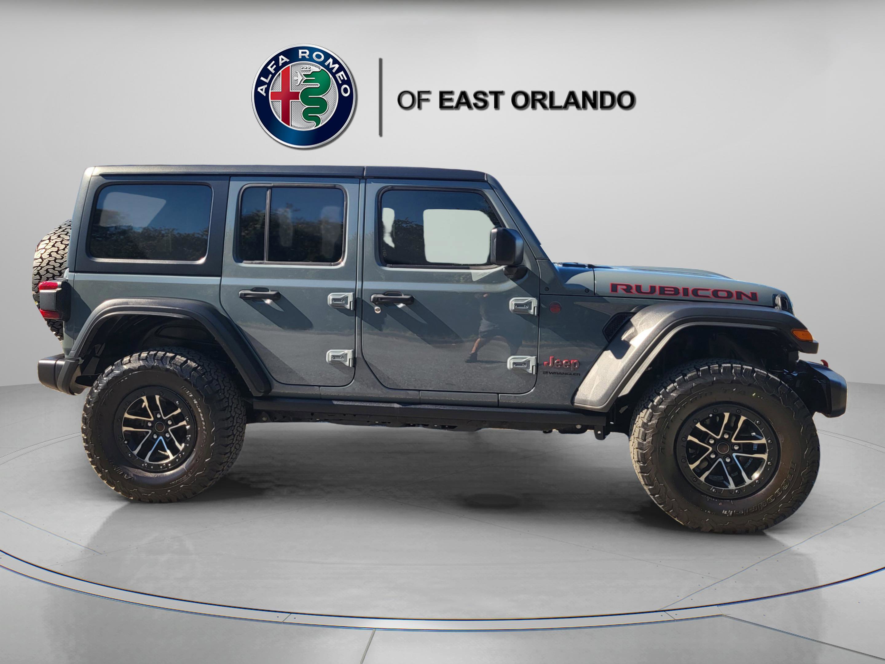 Used 2024 Jeep Wrangler Unlimited Rubicon w/ XTREMEE 35" Tire Package image 9