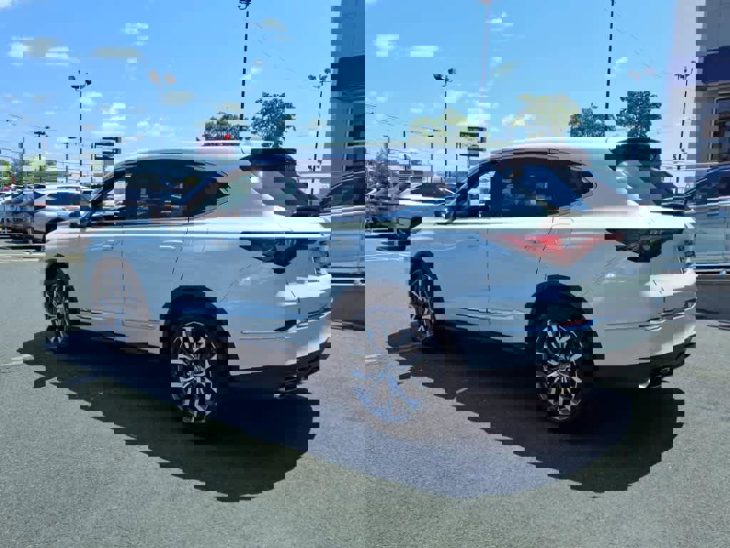 Certified 2023 Acura MDX SH-AWD w/ Technology Package image 4