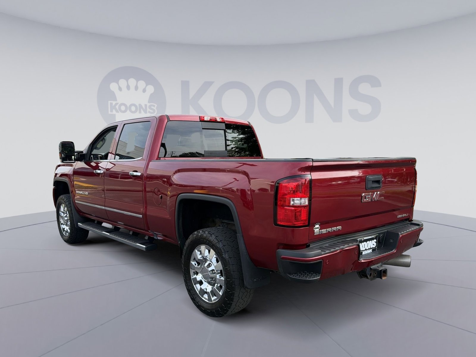 Used 2018 GMC Sierra 2500 Denali w/ Duramax Plus Package AWD/4WD image 4