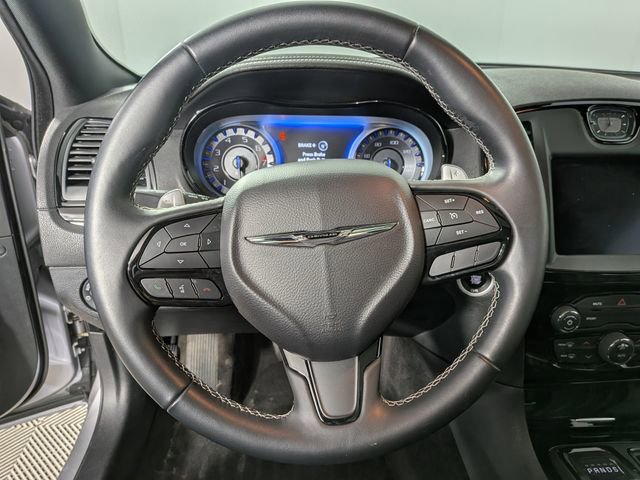 Used 2017 Chrysler 300 S AWD/4WD image 17