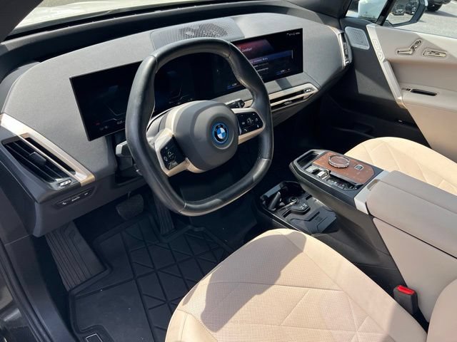 Used 2022 BMW iX xDrive50 AWD/4WD image 17