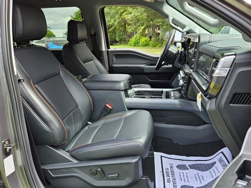 New 2025 Ford F250 Lariat w/ Chrome Package image 13