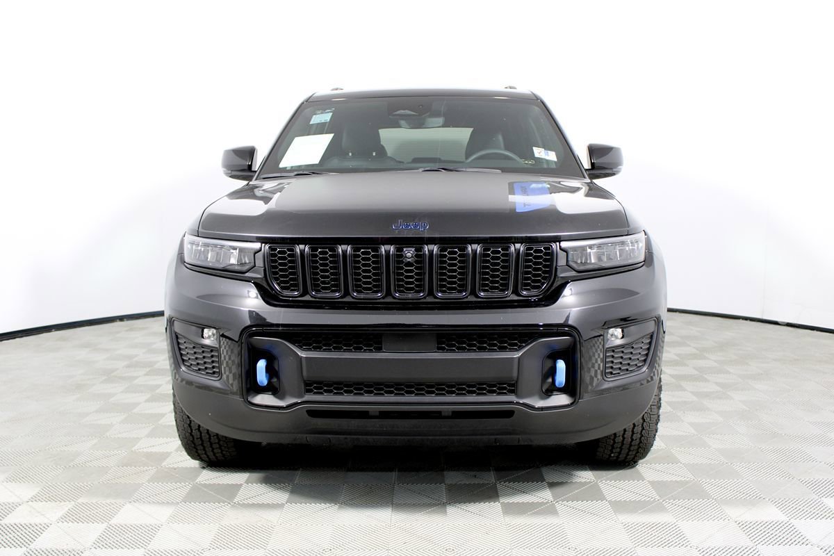 Used 2022 Jeep Grand Cherokee Trailhawk AWD/4WD image 2