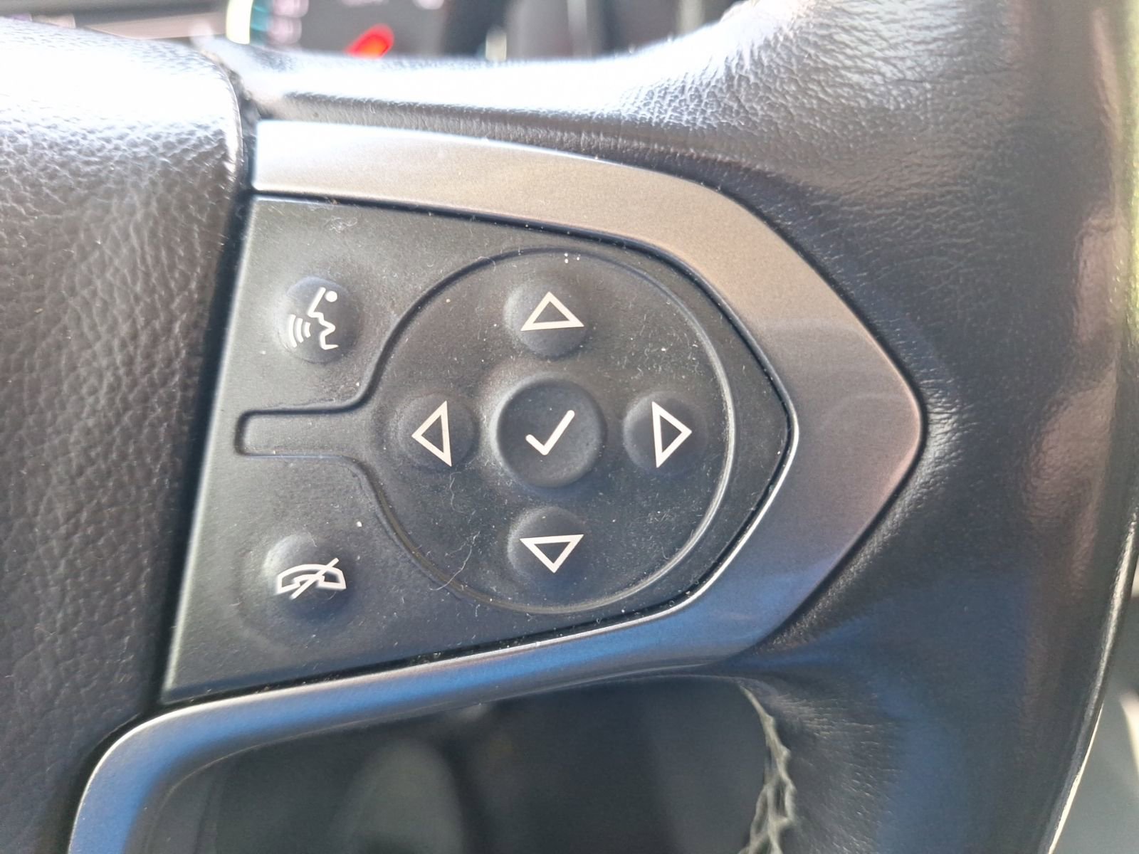 Used 2018 Chevrolet Silverado 1500 LT w/ Texas Edition RWD image 21