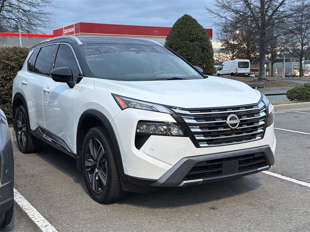 Used 2024 Nissan Rogue SL w/ SL Premium Package image 6