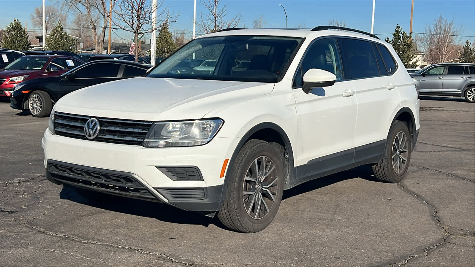Used 2020 Volkswagen Tiguan SE w/ Panoramic Sunroof Package