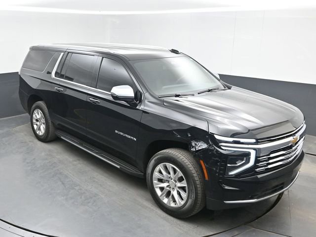 Used 2025 Chevrolet Suburban Premier AWD/4WD image 19