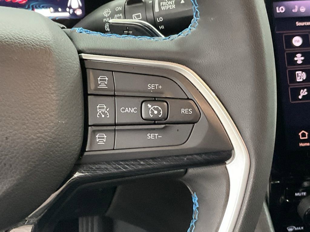 Used 2023 Jeep Grand Cherokee Trailhawk w/ Luxury Tech Group III AWD/4WD image 10