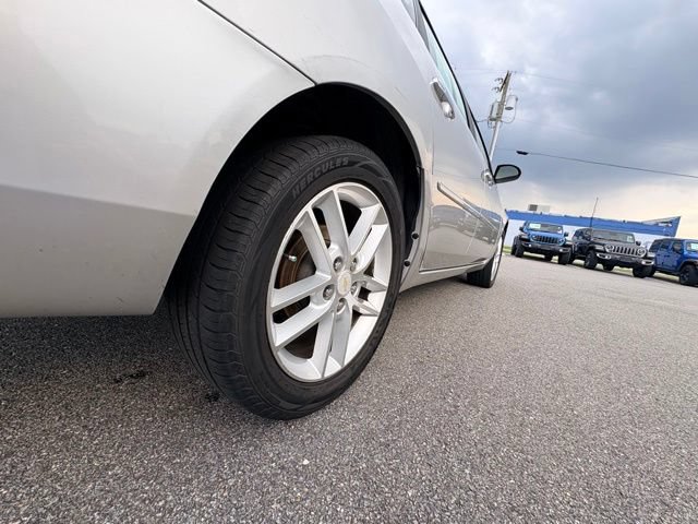 Used 2008 Chevrolet Impala LTZ FWD image 9