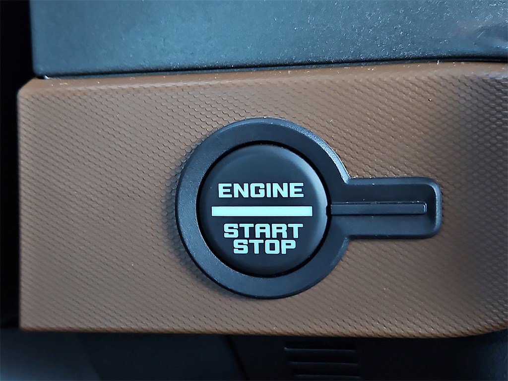 Used 2024 Ford Bronco Outer Banks image 24