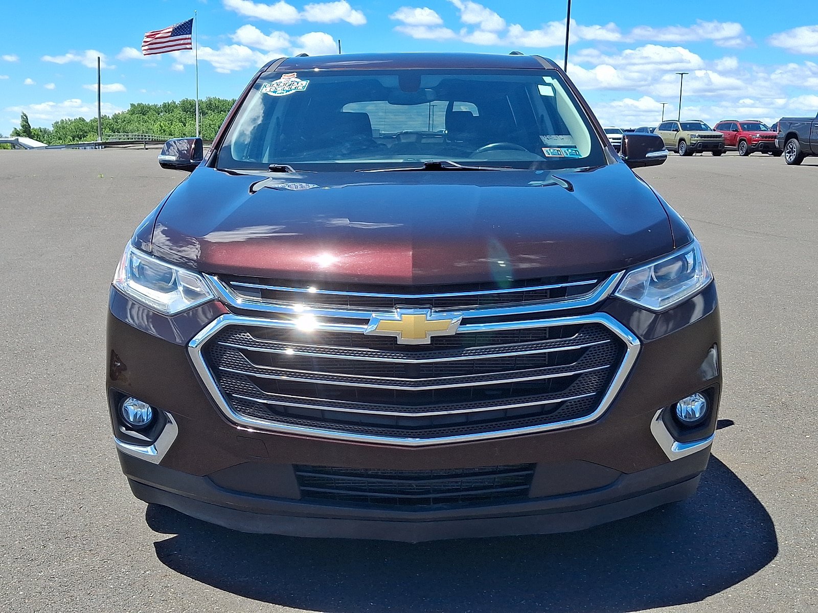 Used 2020 Chevrolet Traverse LT FWD image 2