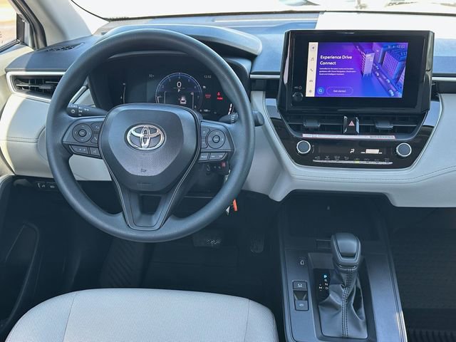 Used 2026 Toyota Corolla Cross LE FWD image 11