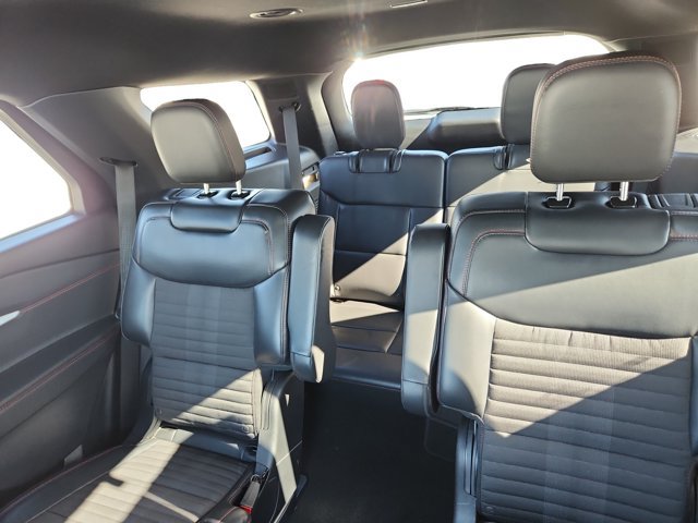 Used 2025 Ford Explorer ST-Line AWD/4WD image 16