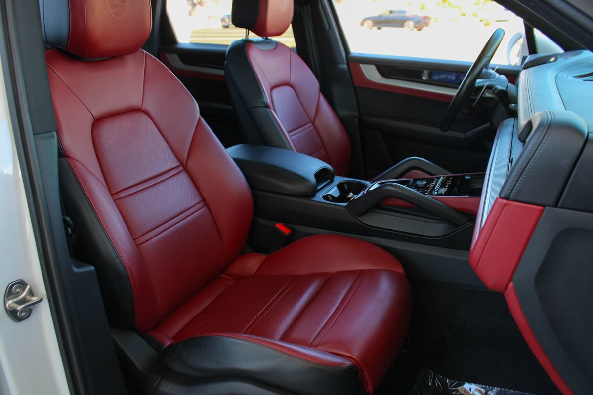 Used 2024 Porsche Cayenne S AWD/4WD image 22