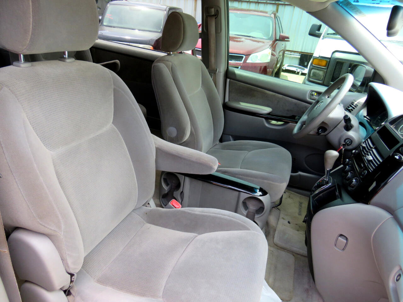 Used 2005 Toyota Sienna LE image 30