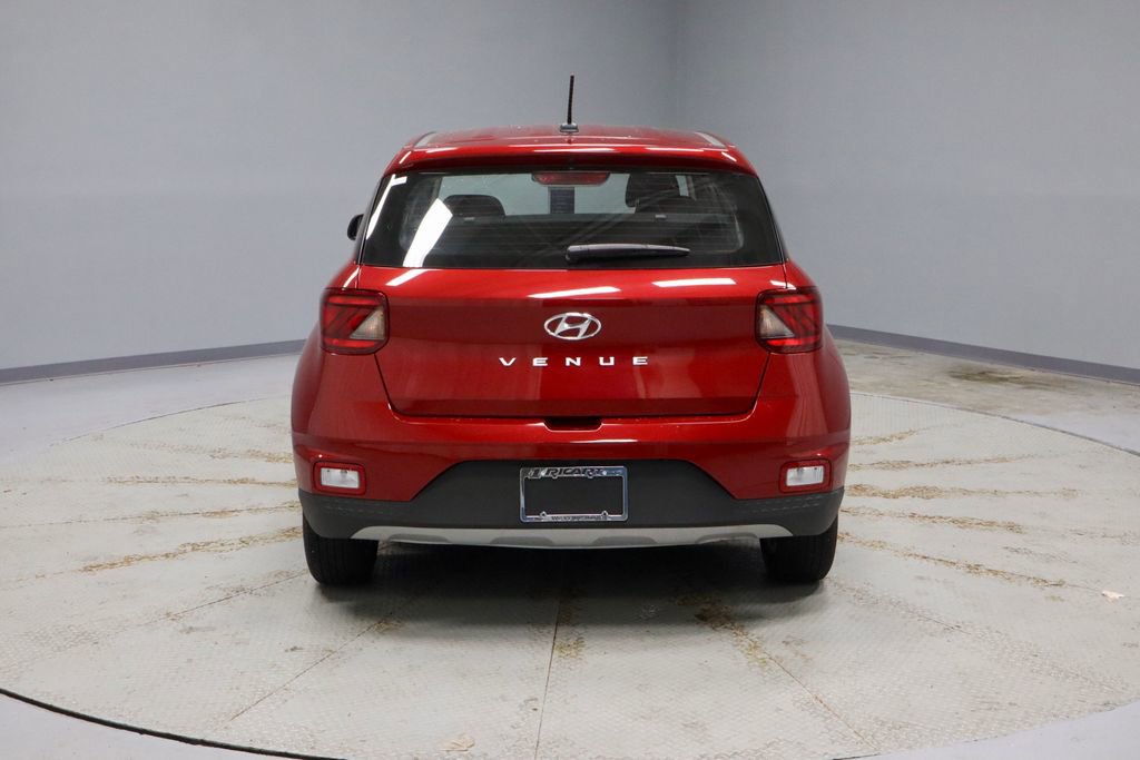 Certified 2025 Hyundai Venue SE FWD image 9