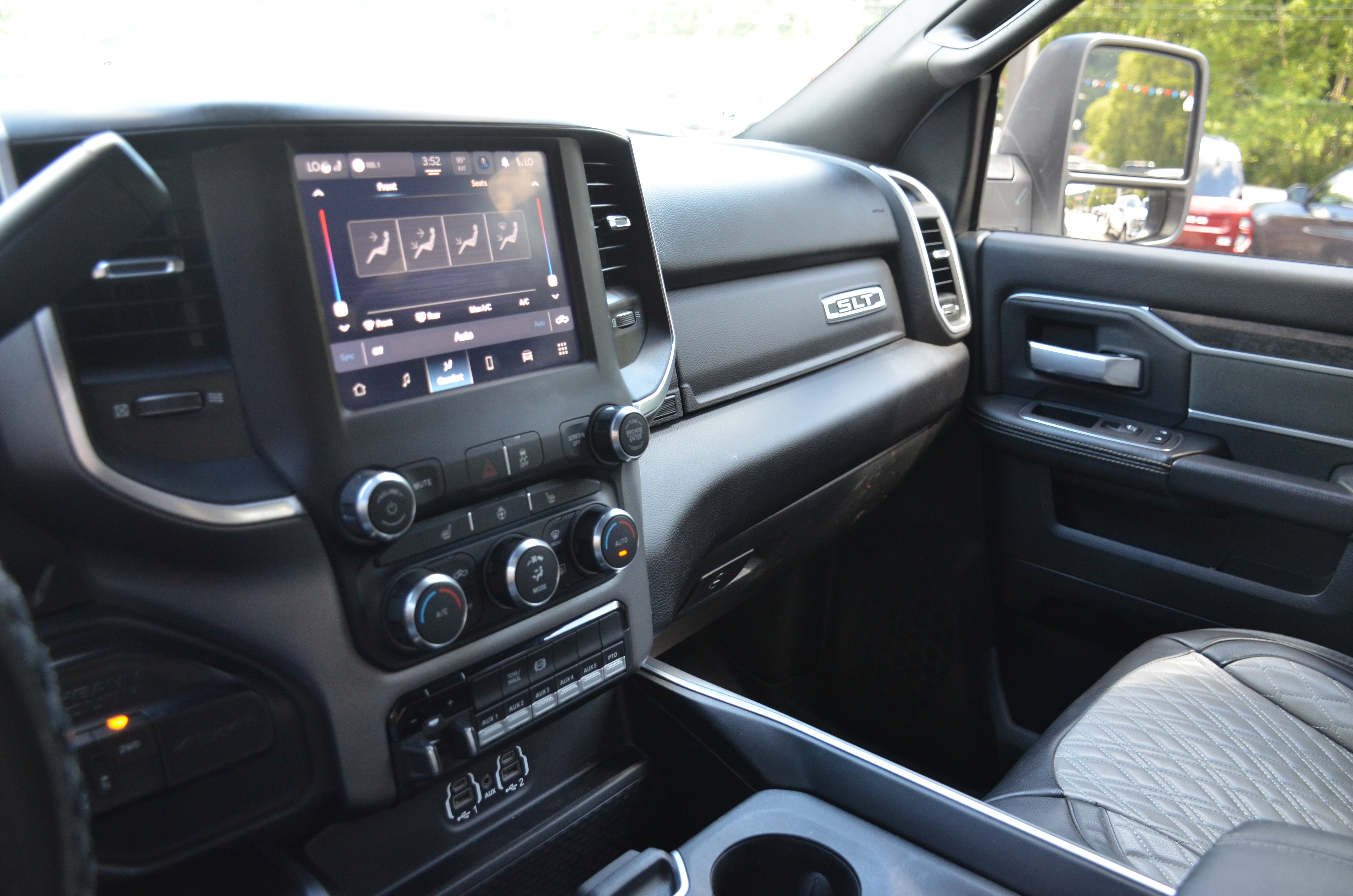 Used 2024 RAM 4500 SLT w/ Quick Order Package 2YG SLT AWD/4WD image 59