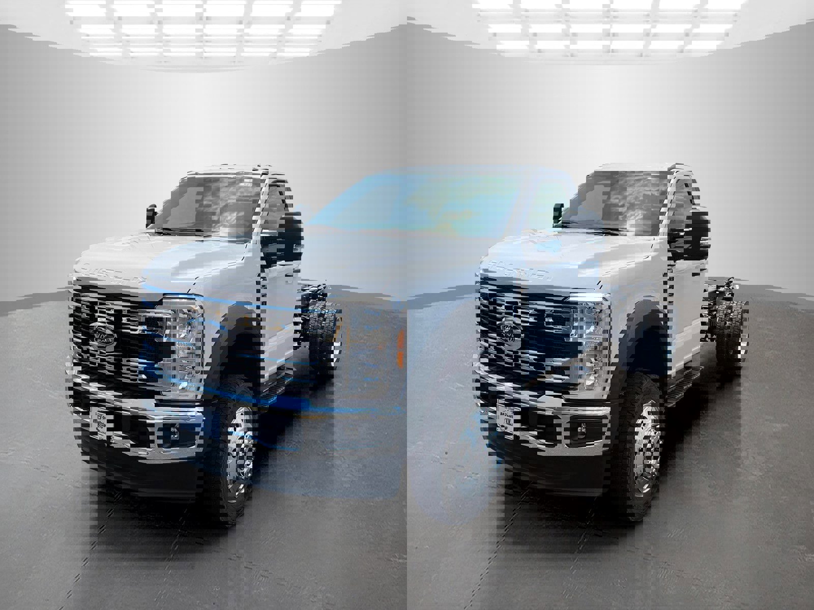 New 2025 Ford F450 XLT w/ XLT Value Package image 8