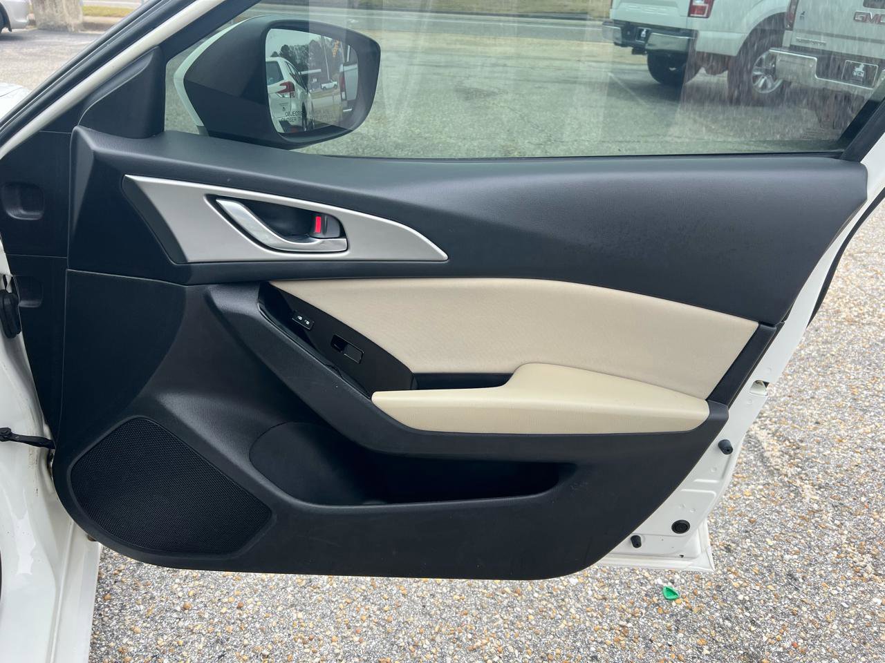 Used 2018 MAZDA MAZDA3 Sport image 39