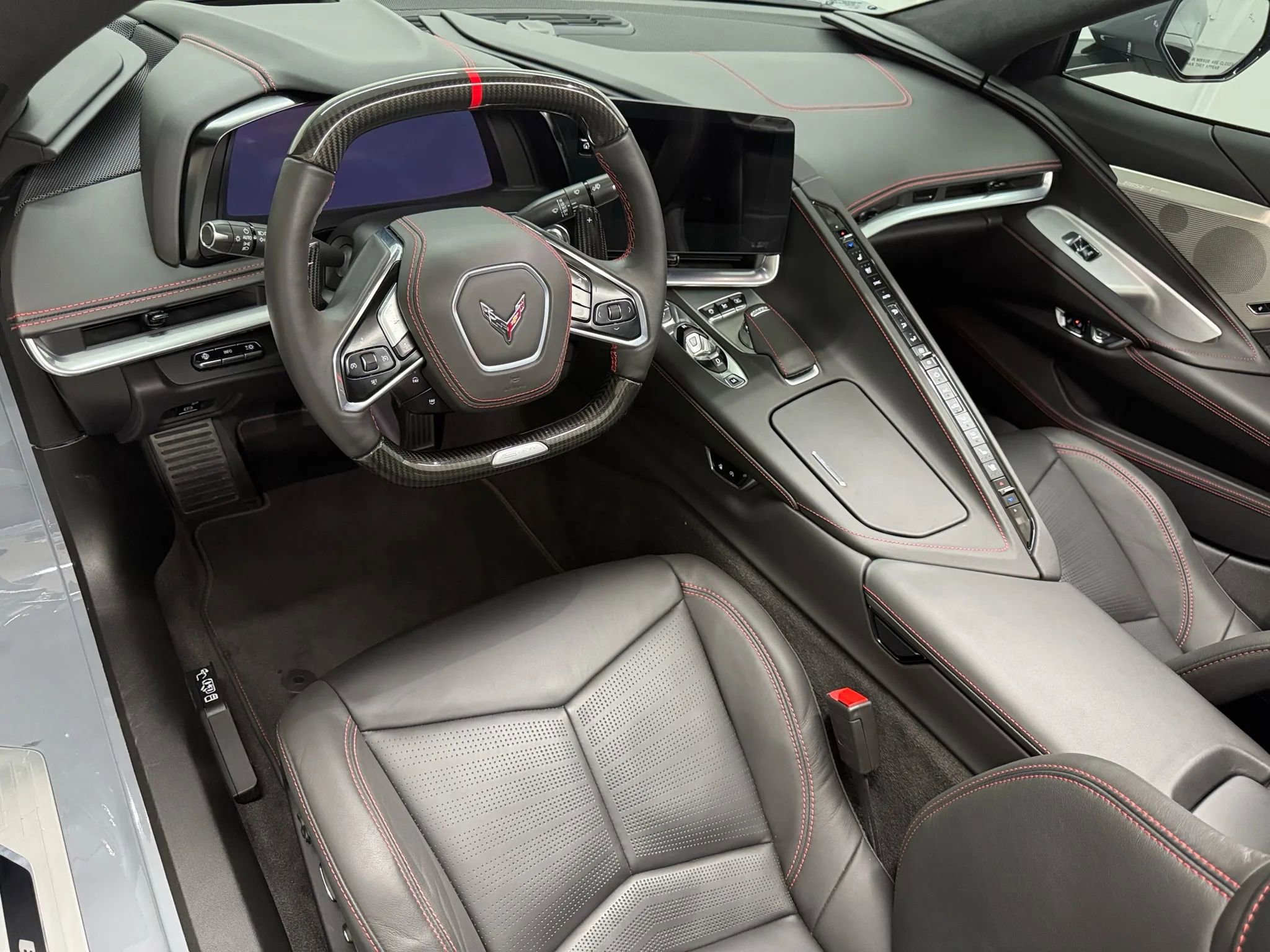 Used 2025 Chevrolet Corvette E-Ray w/ ZER Performance Package image 2