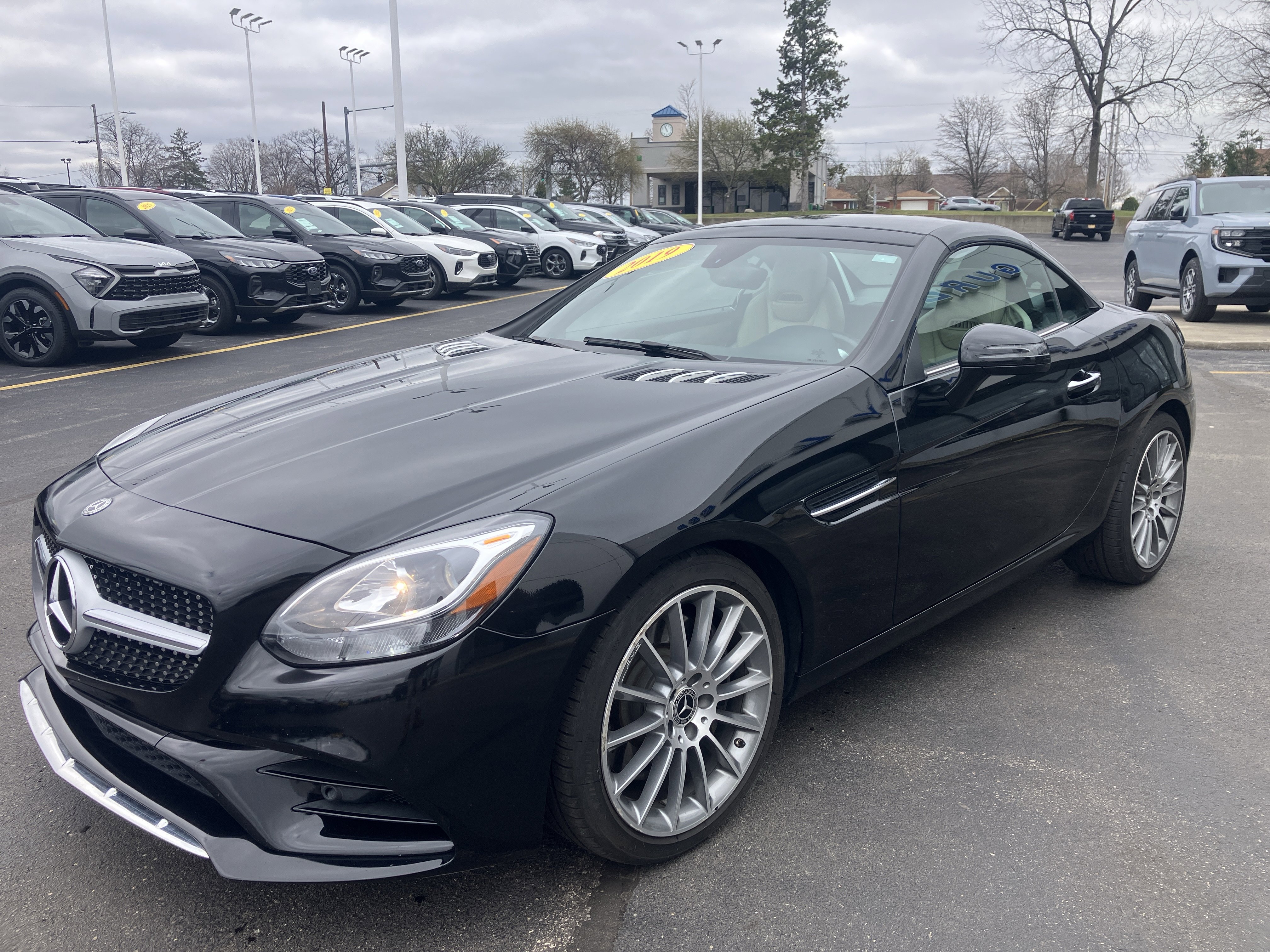 Used 2019 Mercedes-Benz SLC 300 image 3