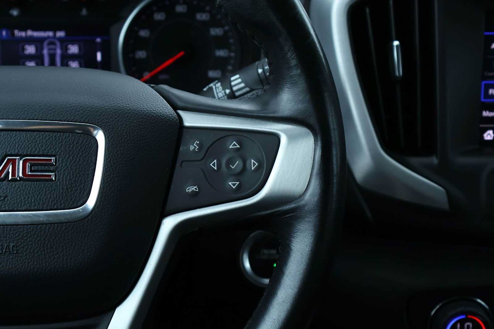 Used 2020 GMC Terrain SLE w/ Driver Convenience Package FWD image 23