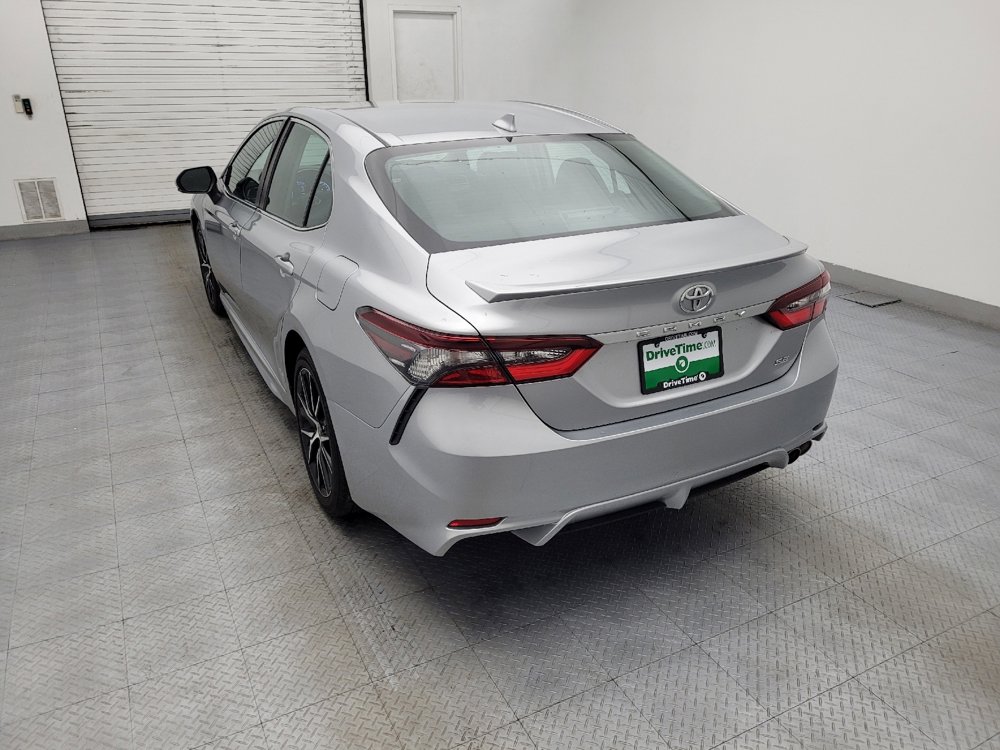 Used 2022 Toyota Camry SE image 5