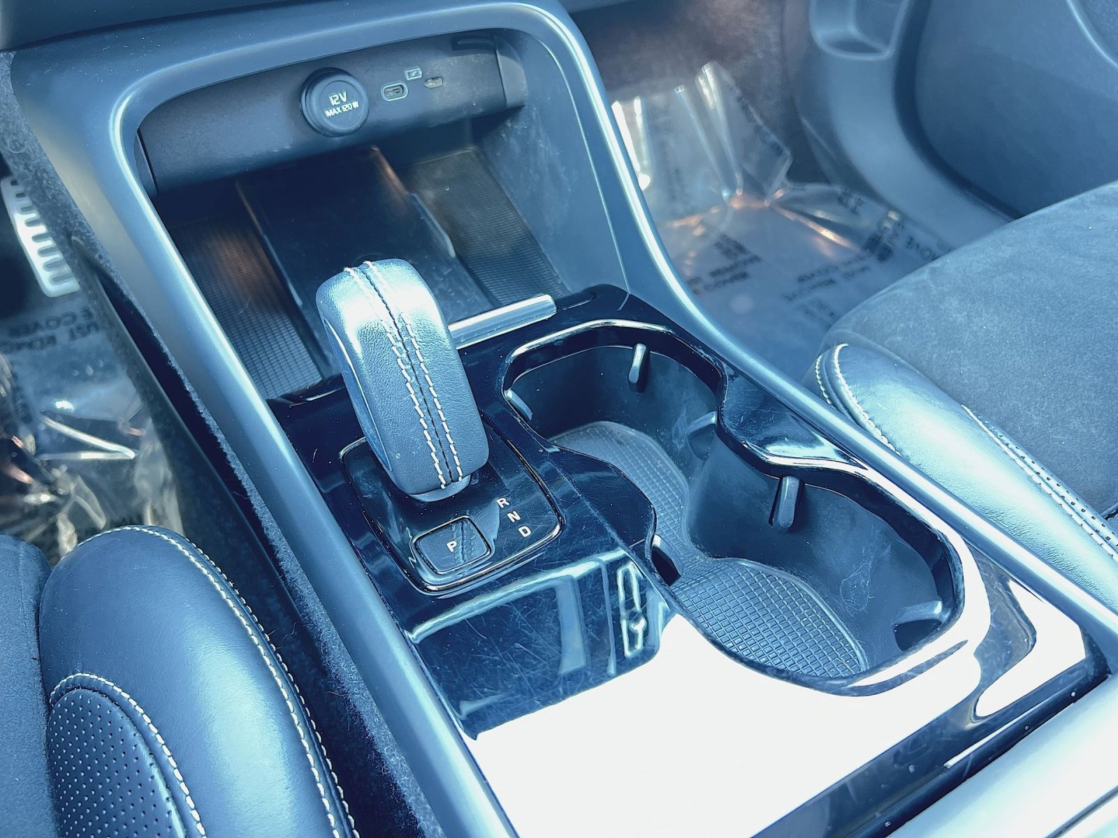 Used 2021 Volvo XC40 P8 Recharge w/ Advanced Package image 22