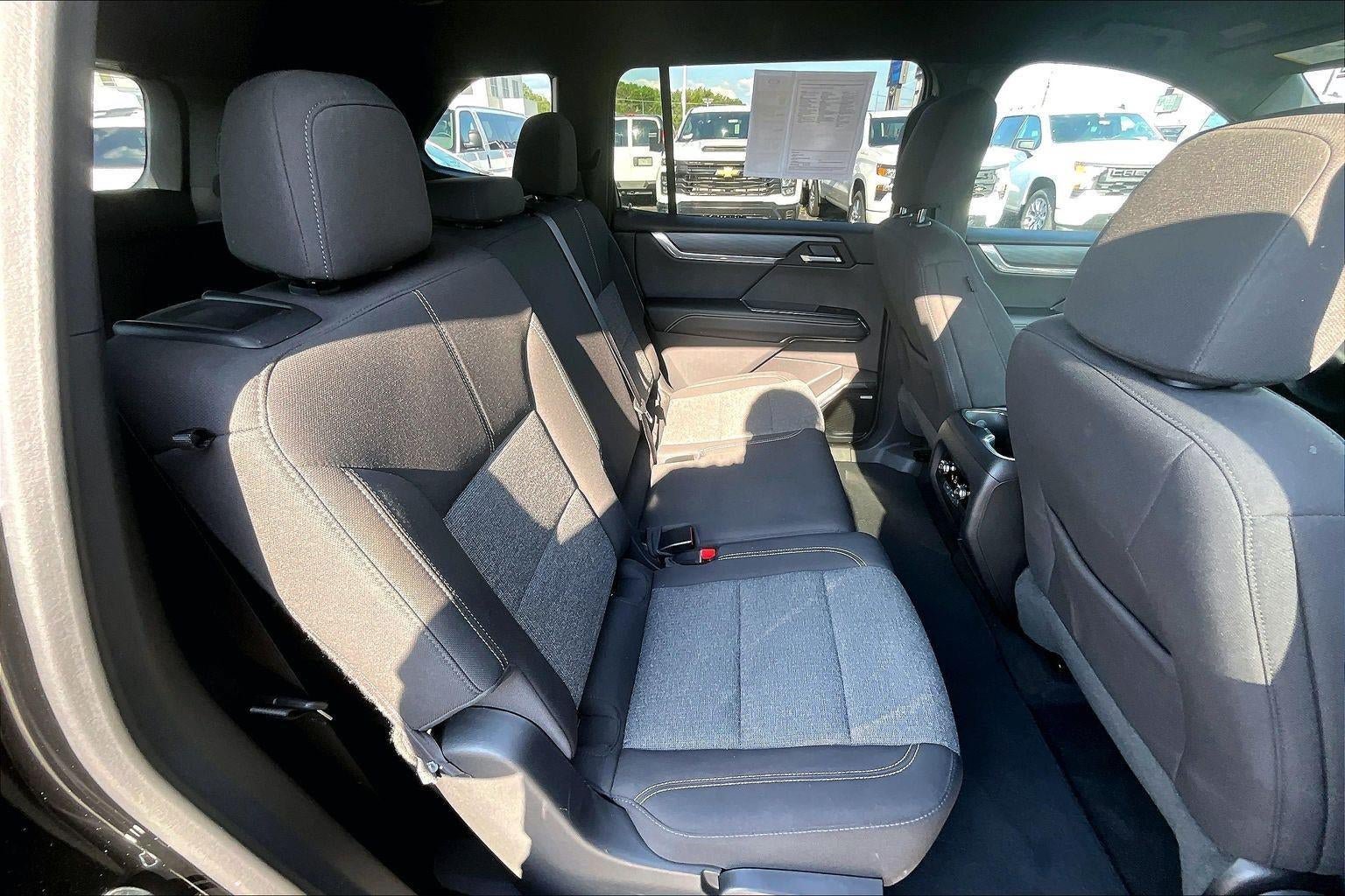 Used 2025 GMC Acadia Elevation AWD/4WD image 24