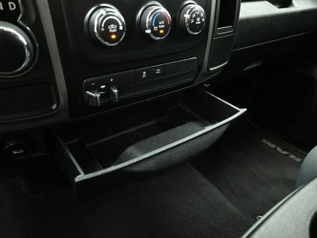 Used 2018 RAM 1500 Express image 19