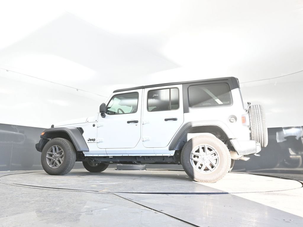 Used 2025 Jeep Wrangler Sport S image 30