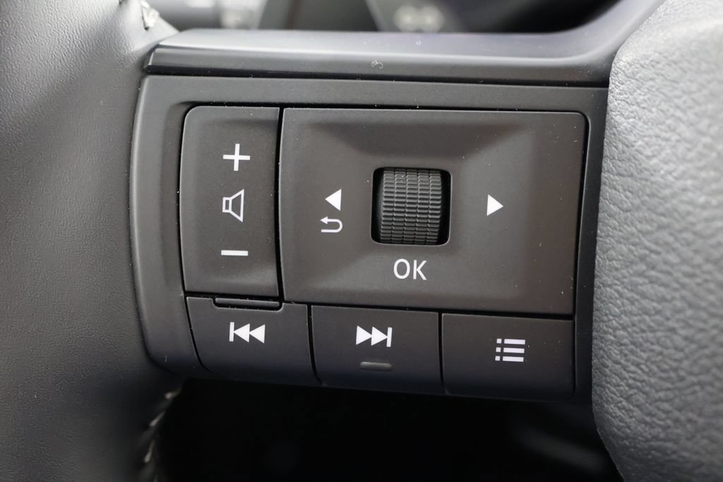 Used 2026 Nissan Rogue SV w/ Cold Weather Package FWD image 11