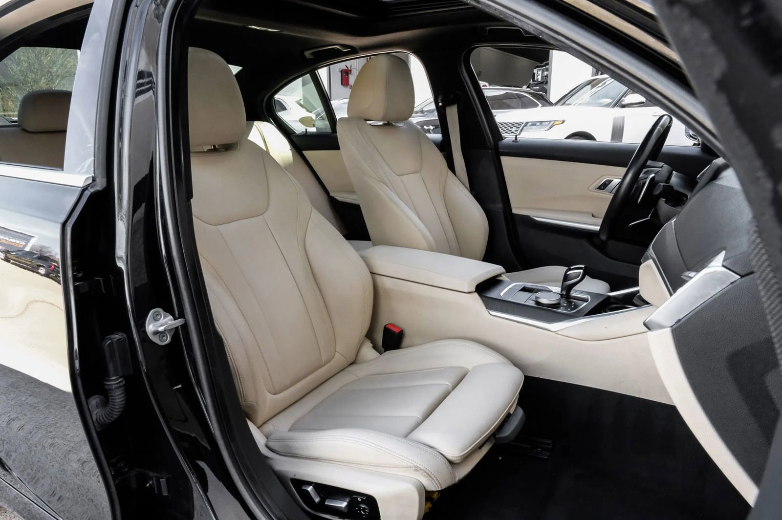 Used 2021 BMW 330i Sedan w/ Convenience Package image 39