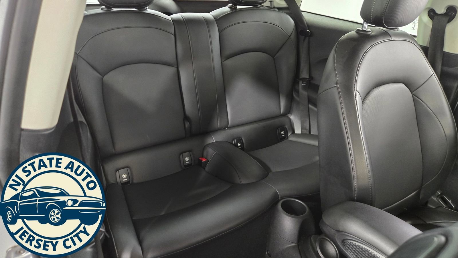 Used 2019 MINI Cooper 2-Door Hardtop FWD image 34