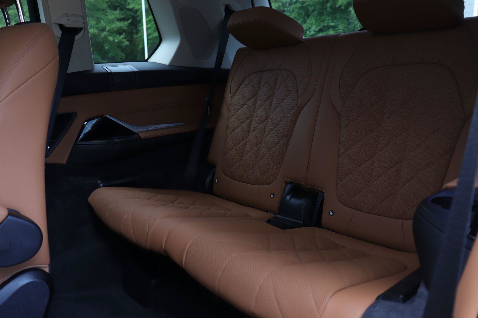 Used 2025 BMW X7 xDrive40i AWD/4WD image 16