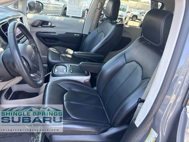 Used 2023 Chrysler Pacifica Touring-L FWD image 31
